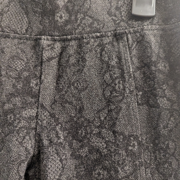 🎉3/$50🎉 RW&Co City Legging - Picture 4 of 6